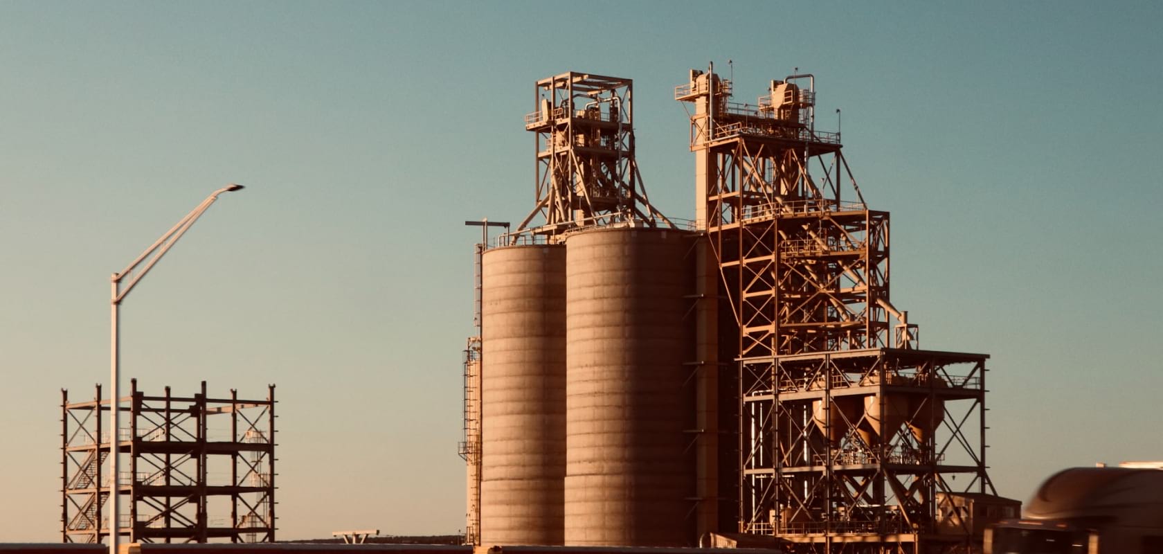 Fleet & industrial lubricants - Aruba Oil